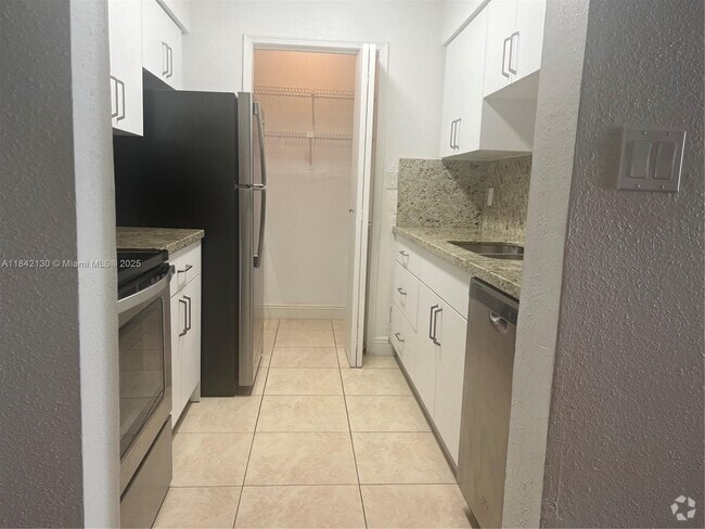 Building Photo - 949 Riverside Dr Unit 421 Rental