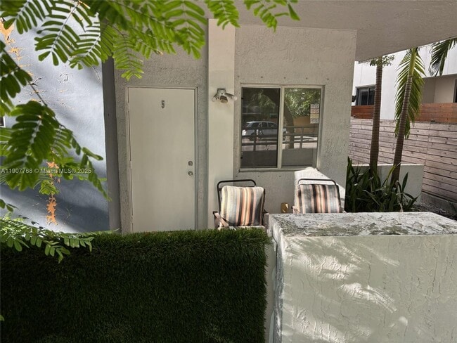 Photo - 3299 Bird Ave Unidad 5