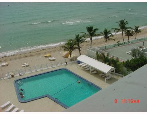 POOL -ATLANTIC OCEAN - 4010 Galt Ocean Dr Condo Unit 1016