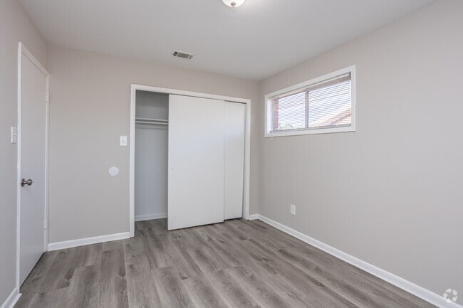 2HAB, 1BA - 875 ft²