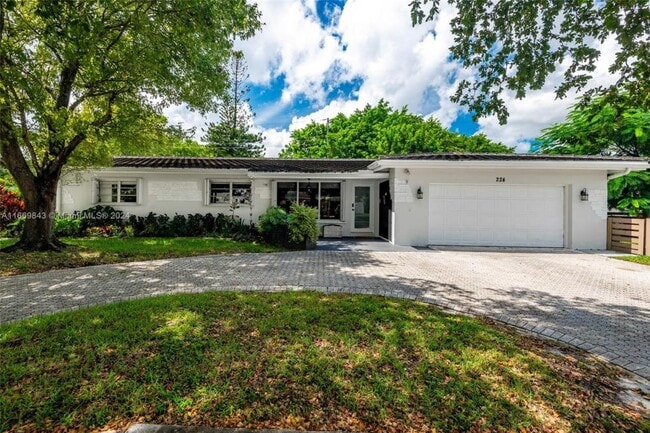 Photo - 3 bedroom in Miami FL 33023