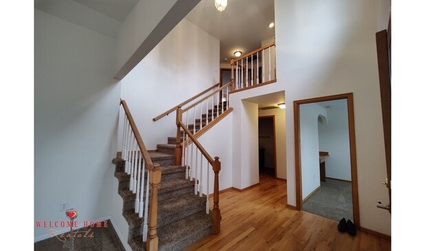 Photo - Beautiful open floorplan in amazing Steilacoom!! All appliances included, large yard!!