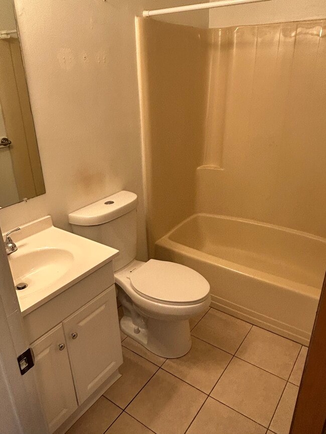 Photo - 807 Christopher Pl Unit B
