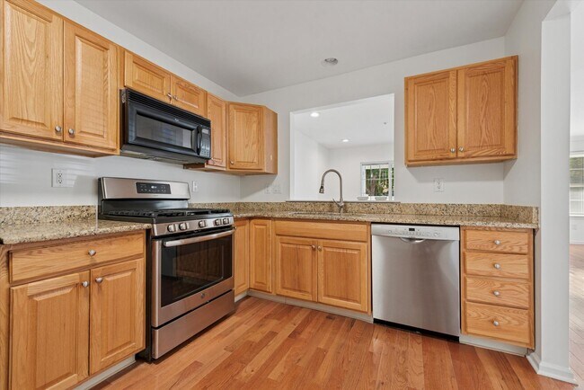 Photo - Beautiful 2BR/2.5BA Townhome in Byers Stat...