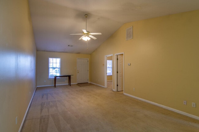 Photo - 113 Ginkgo Ln