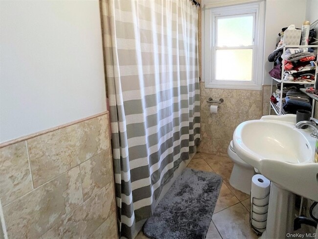 Photo - 141 Nassau Ln Unit Main