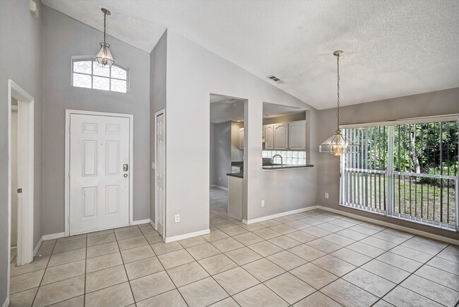 Photo - 1033 Lake Davenport Blvd