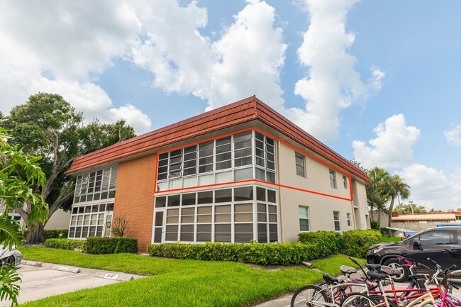 26 Pine Arbor Ln Unit 207