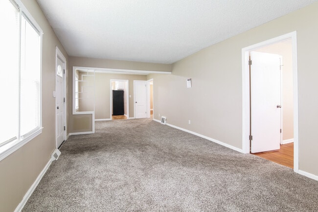 Photo - 10808 E 58 St