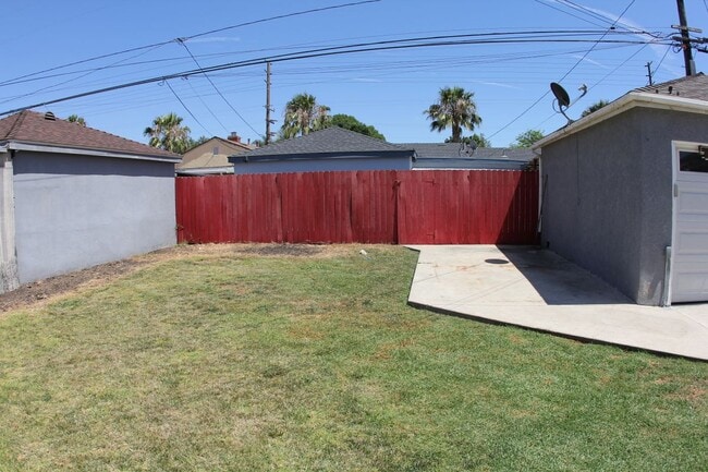 12208 Burl Ave