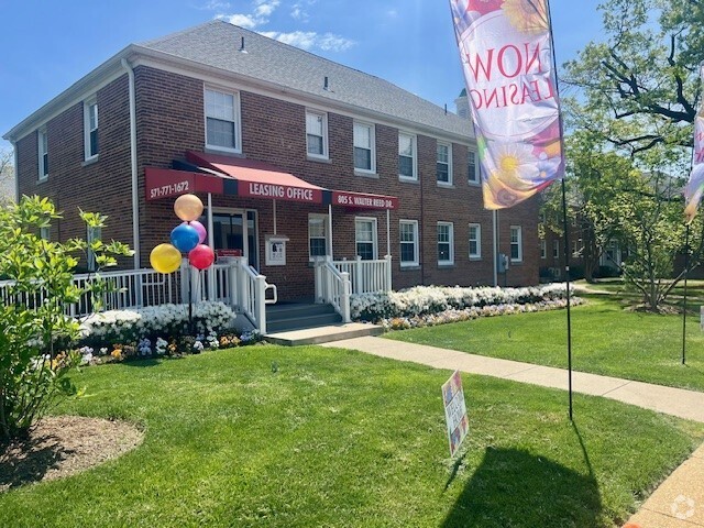 Leasing Office - Fillmore Garden Apartments