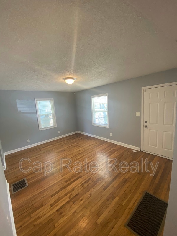 Photo - 2299 Hamilton Ave