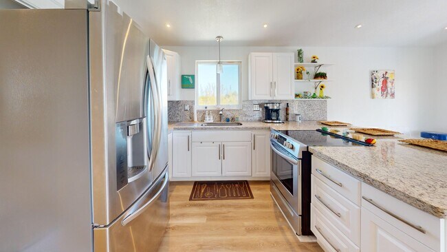 Photo - 3693 Landers St