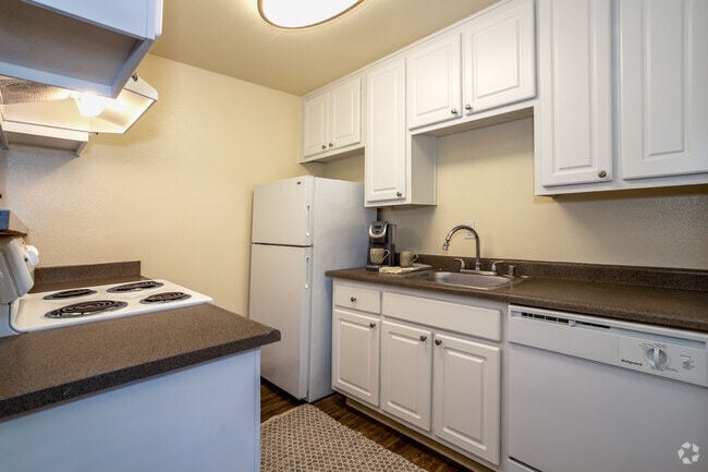 3BR, 2BA - 1,175SF