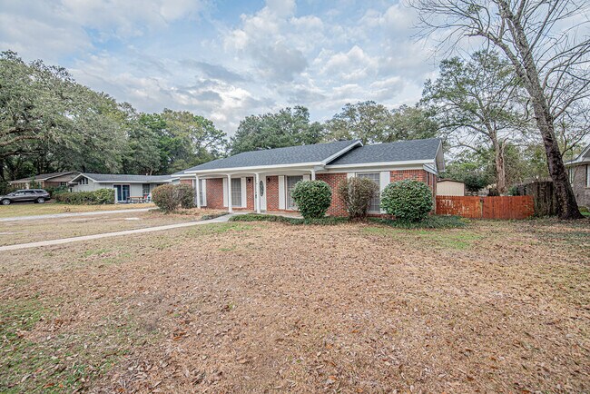 Photo - 4361 Montclair Cir E