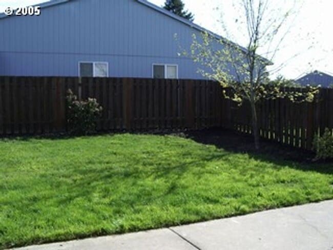 Photo - Spacious Tri-Level On Corner Lot