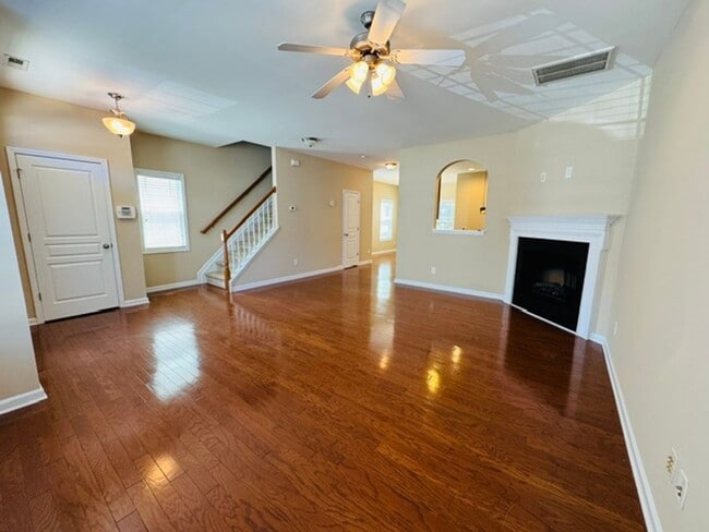 Photo - Gorgeous 3 Bedroom Townhome - Ready and Available