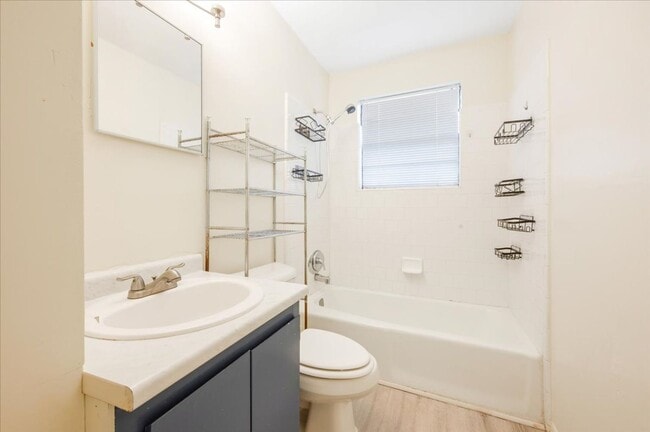 Photo - 2-Bedroom Apartment in Convenient Savannah Location