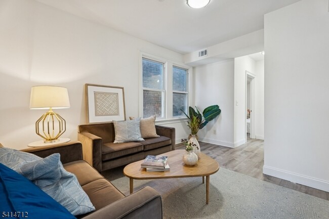 Photo - 9 Wheeler St Unit 2