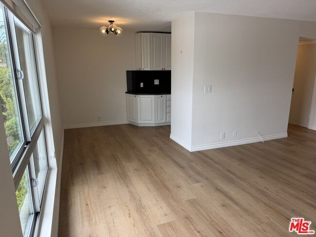 Photo - 970 Palm Ave Unidad 216
