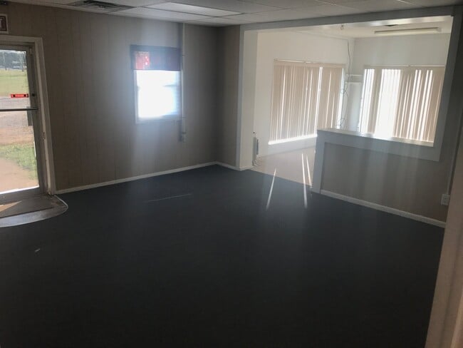 Photo - 139 Stonecreek Rd NW