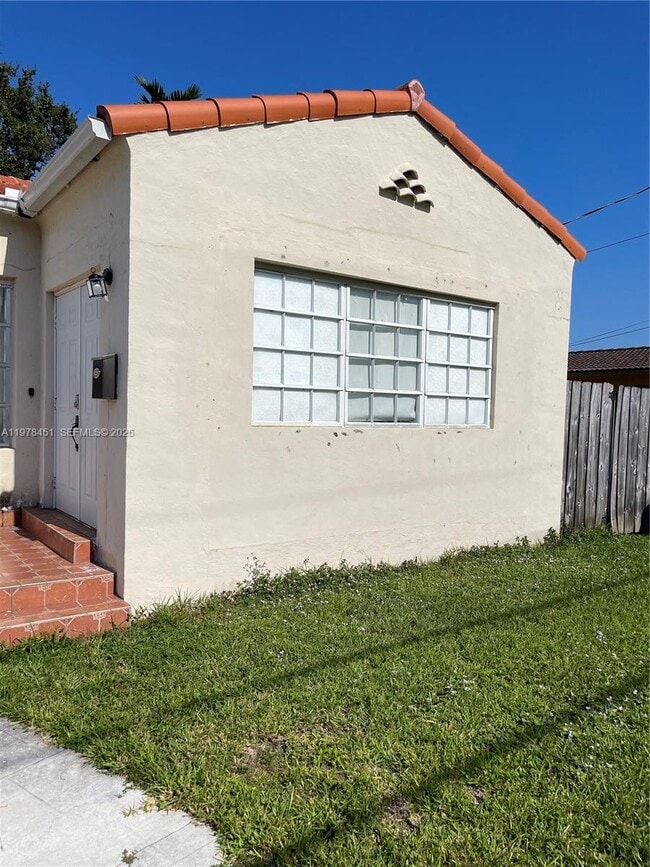 Photo - 3127 SW 21st St Unit 2