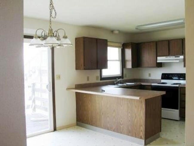 2700-2702 Scenic - 2700-2702 Scenic Apartment Unit 2700