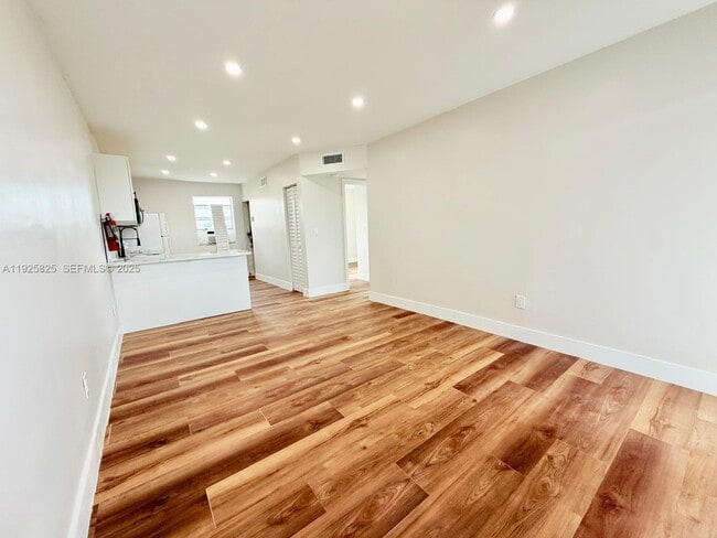 Photo - 4801 NW 33rd Ave Unit 3