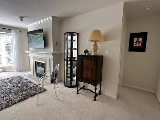 Photo - 5650 Edgewater Ln