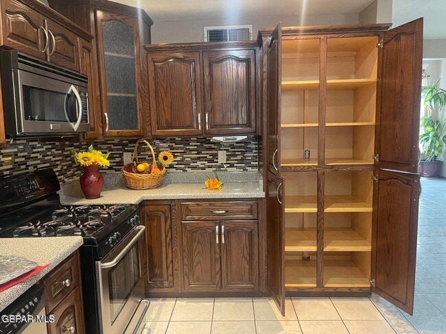 Photo - 808 Merriman Dr