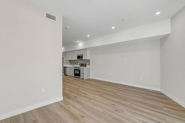 Photo - 825 Coronado-Building