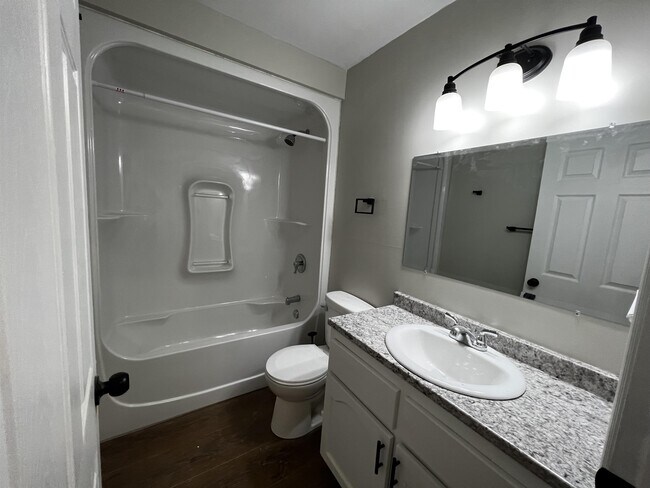 Photo - 142 Almac Unit c