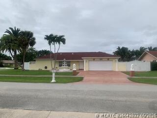 Photo - 1283 Larch Way