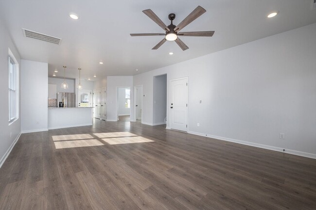 Photo - 422 Waterfowl Wy