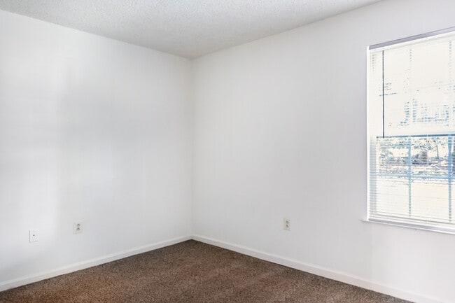 Mallard Cove Apartments