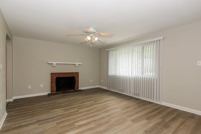 3899 Timberline Dr