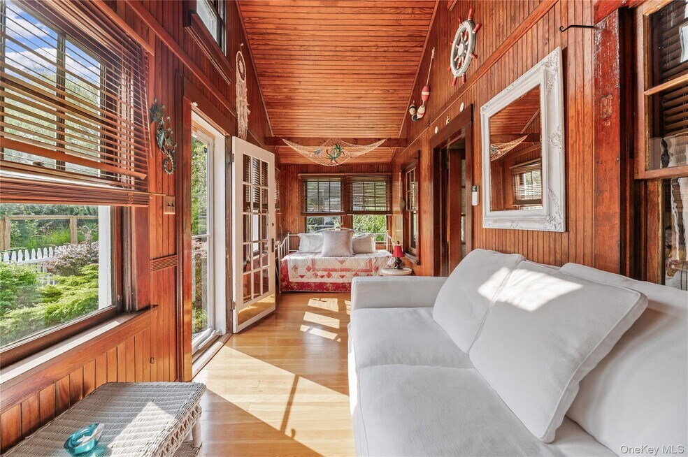 40 Bungalow Ln