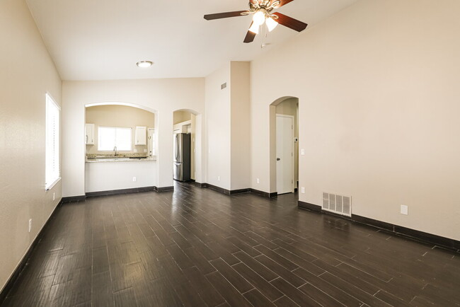 Photo - 9204 E Muleshoe St