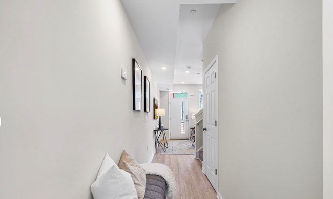 Photo - 2125 Master St