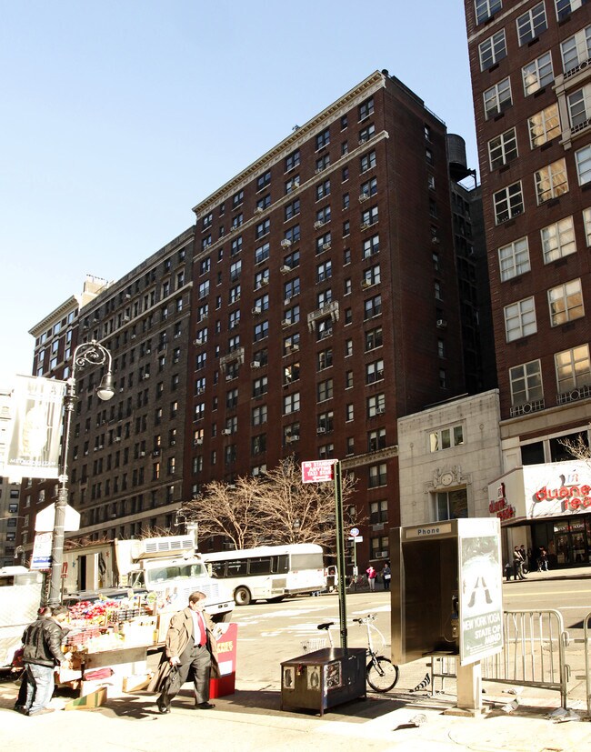 Photo - 115 E 86th St