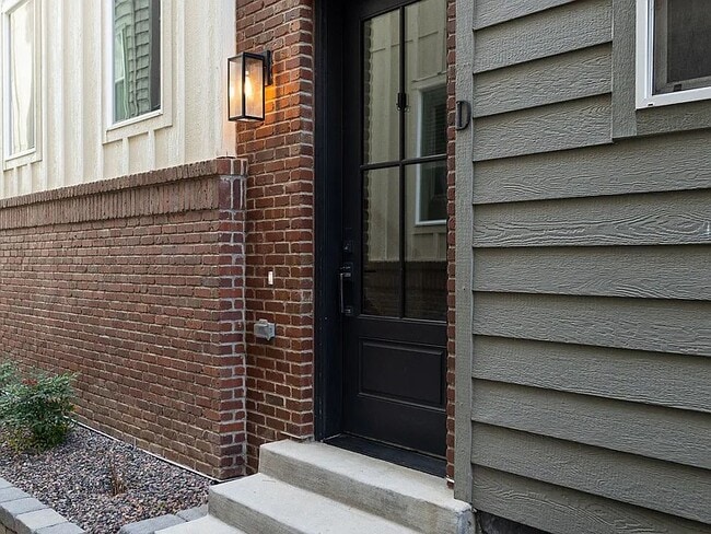 Photo - 3505 S Marion St