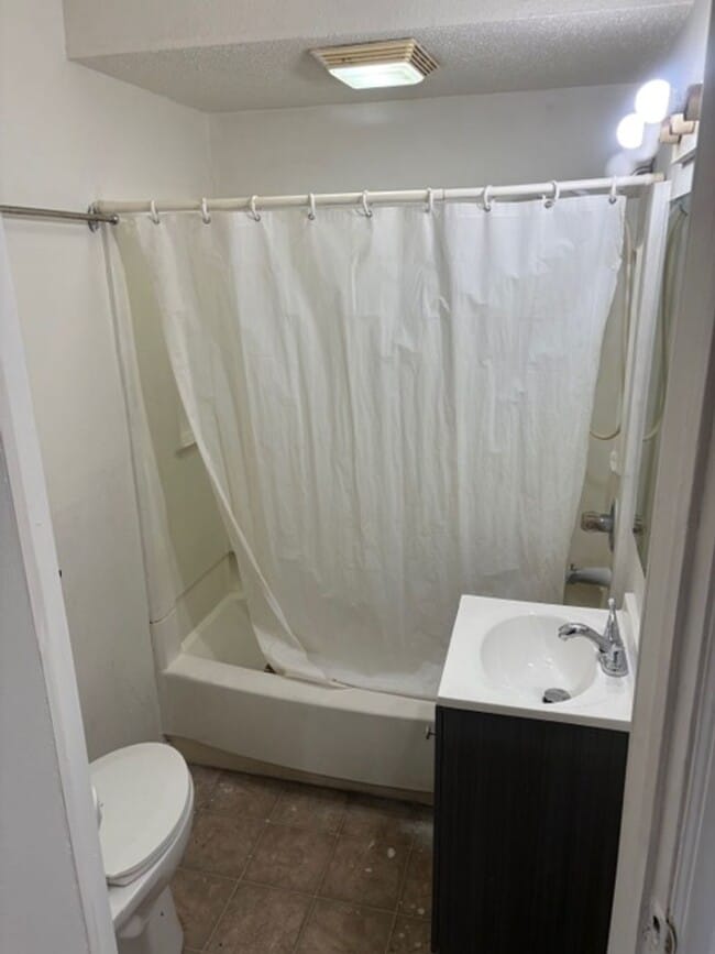 Photo - Single Family Home in Waterloo, IA