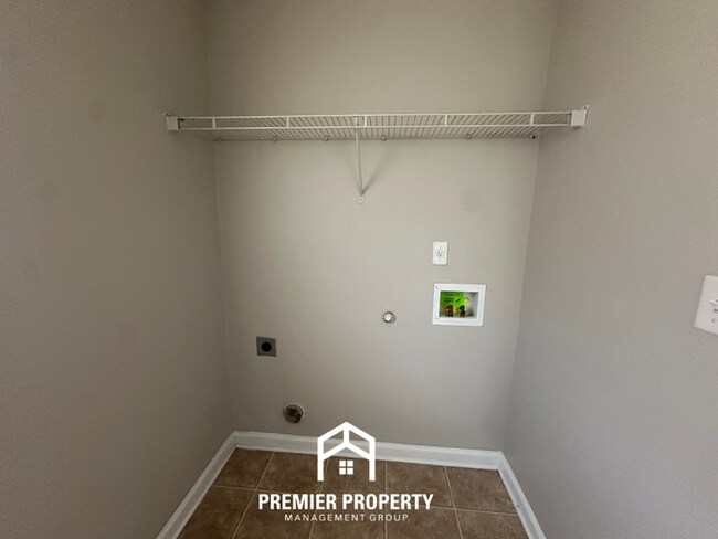 Photo - 2280 Southern Woods Dr