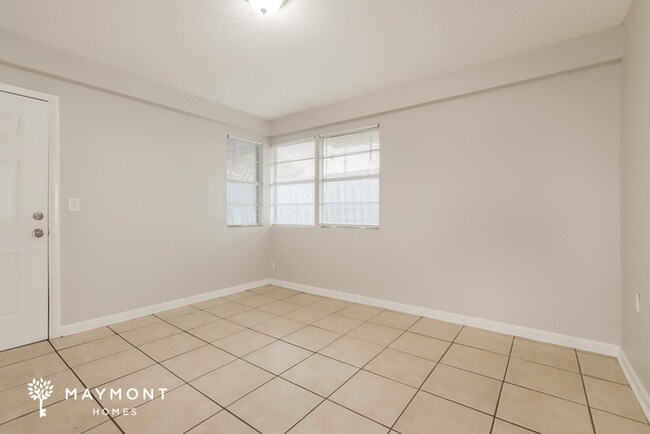 Photo - 2430 Meadow Ln