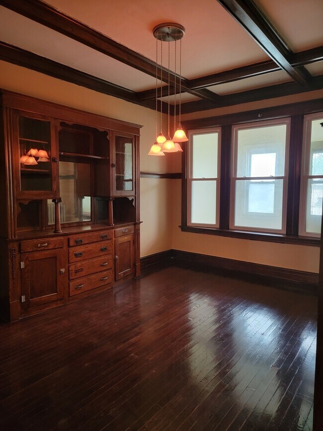 Photo - 6328 S St Lawrence Ave Unidad 2