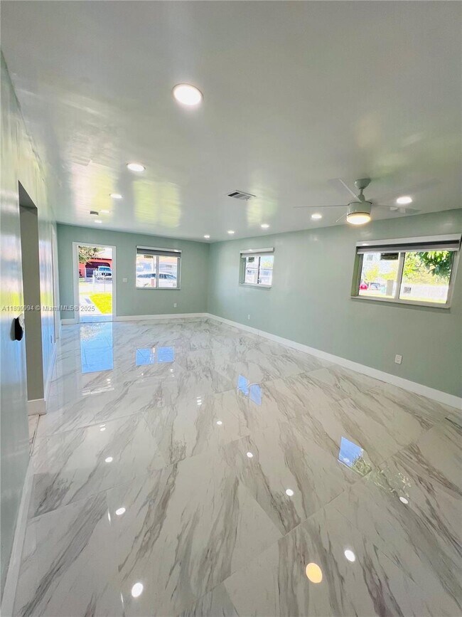 Photo - 10370 SW 174th Terrace