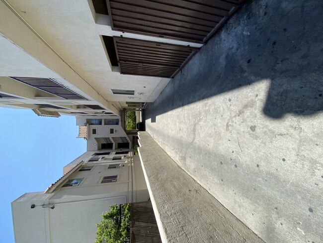 Photo - San Salvador Apts