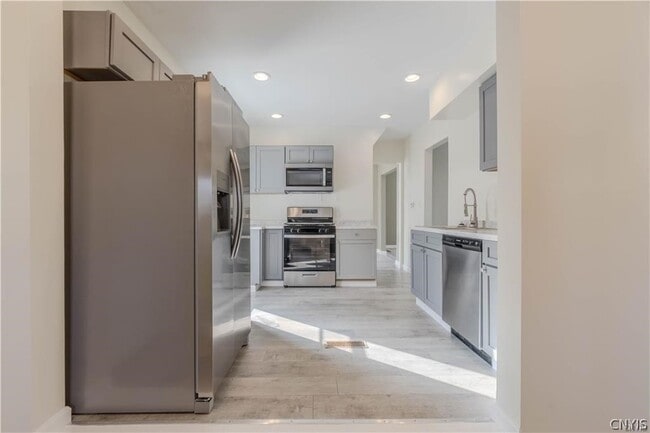 Photo - 207 E Lynde St