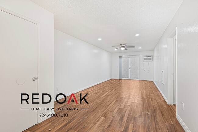 Photo - ~1 Month FREE + LOW DEPOSIT~ Spacious, Sun... Unit 5