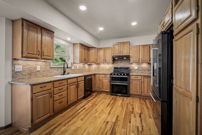 8450 Melross Ct